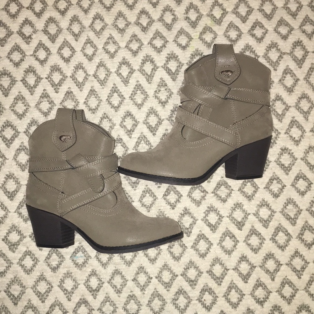 Cute boots!